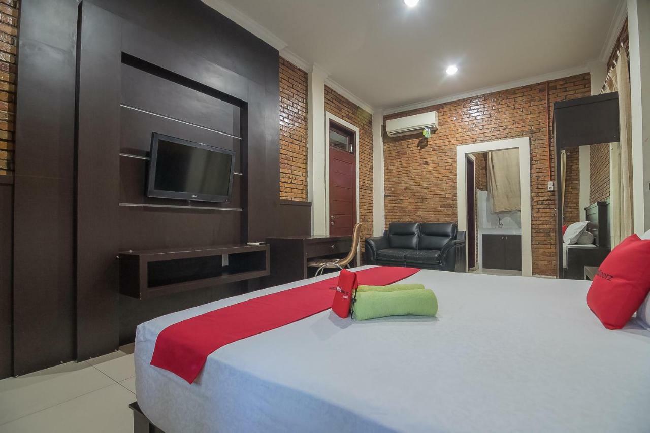 Reddoorz Plus Near Cambridge City Square 2 Medan Eksteriør bilde