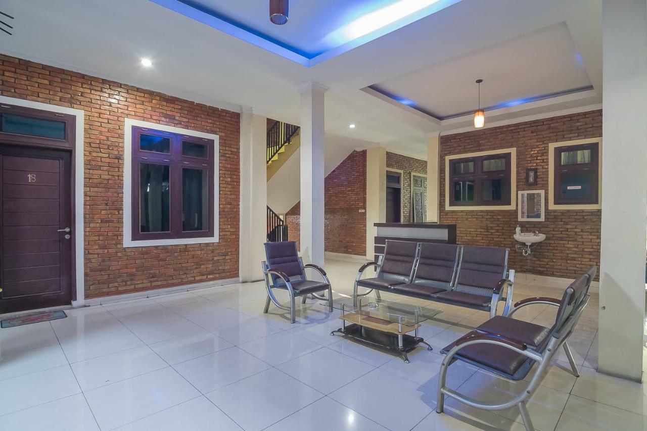 Reddoorz Plus Near Cambridge City Square 2 Medan Eksteriør bilde