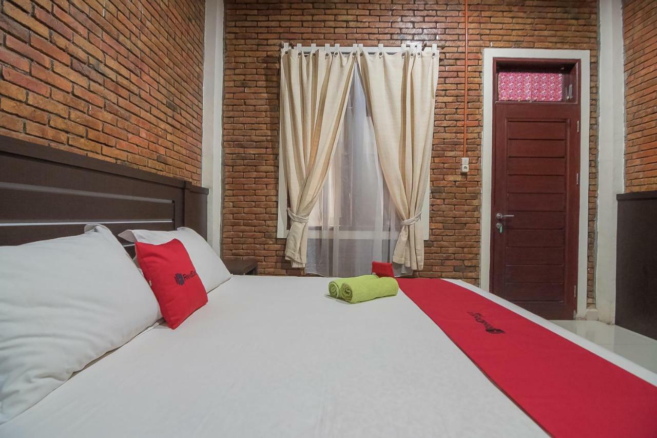 Reddoorz Plus Near Cambridge City Square 2 Medan Eksteriør bilde